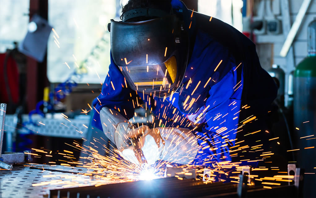 引进国外技术，技术雄厚