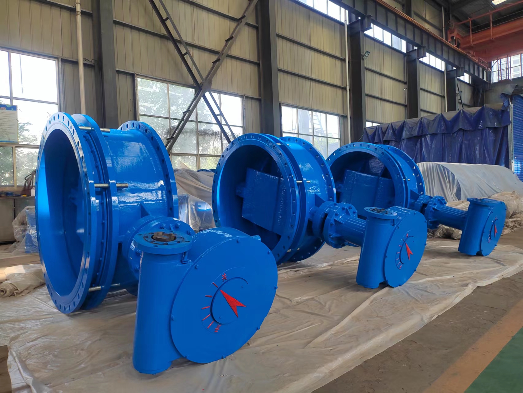 电动中线蝶阀的原理及结构特点是什么呢？